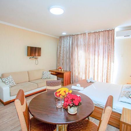 Tower Apartments Batoumi Extérieur photo