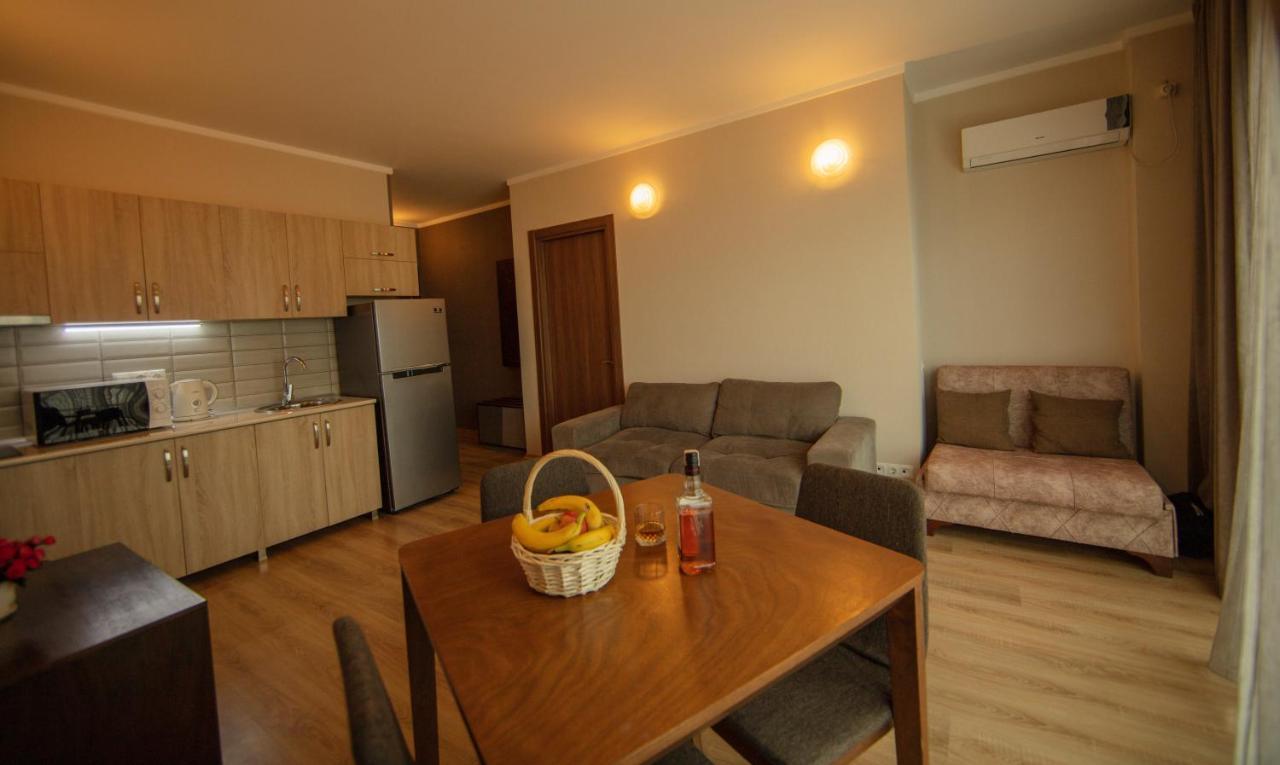 Tower Apartments Batoumi Extérieur photo