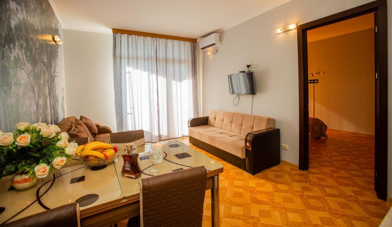 Tower Apartments Batoumi Extérieur photo