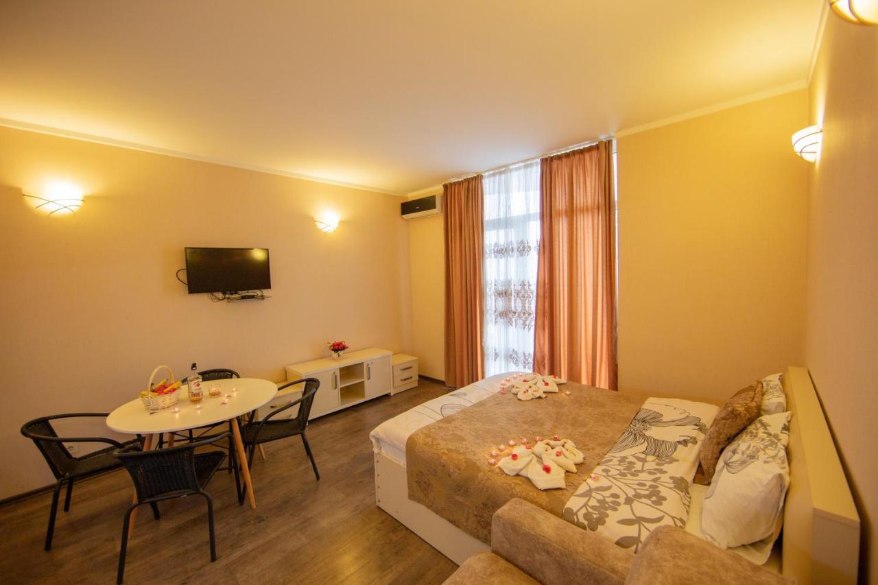 Tower Apartments Batoumi Extérieur photo