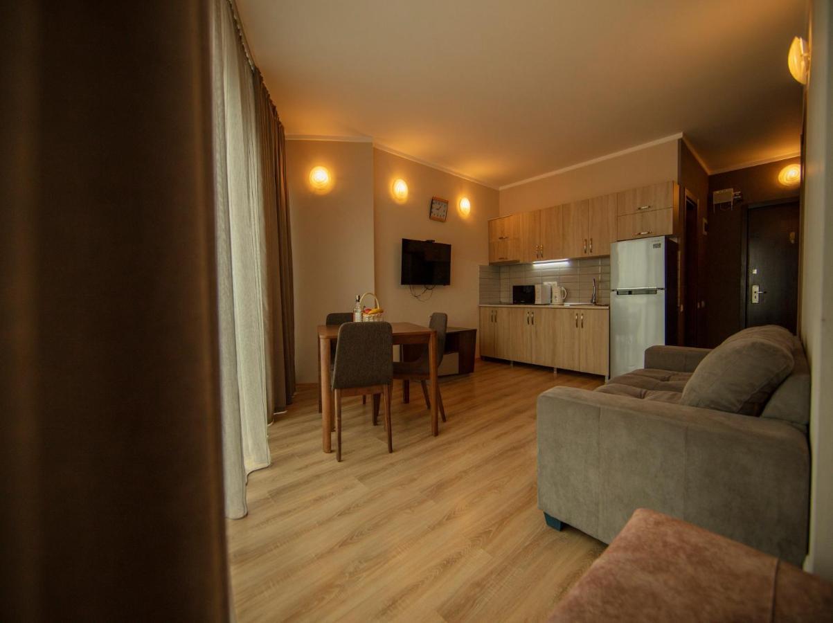 Tower Apartments Batoumi Extérieur photo