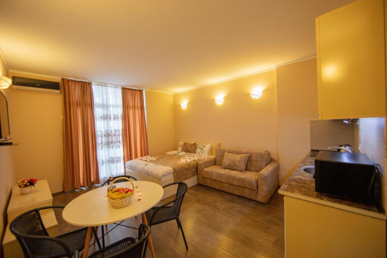 Tower Apartments Batoumi Extérieur photo