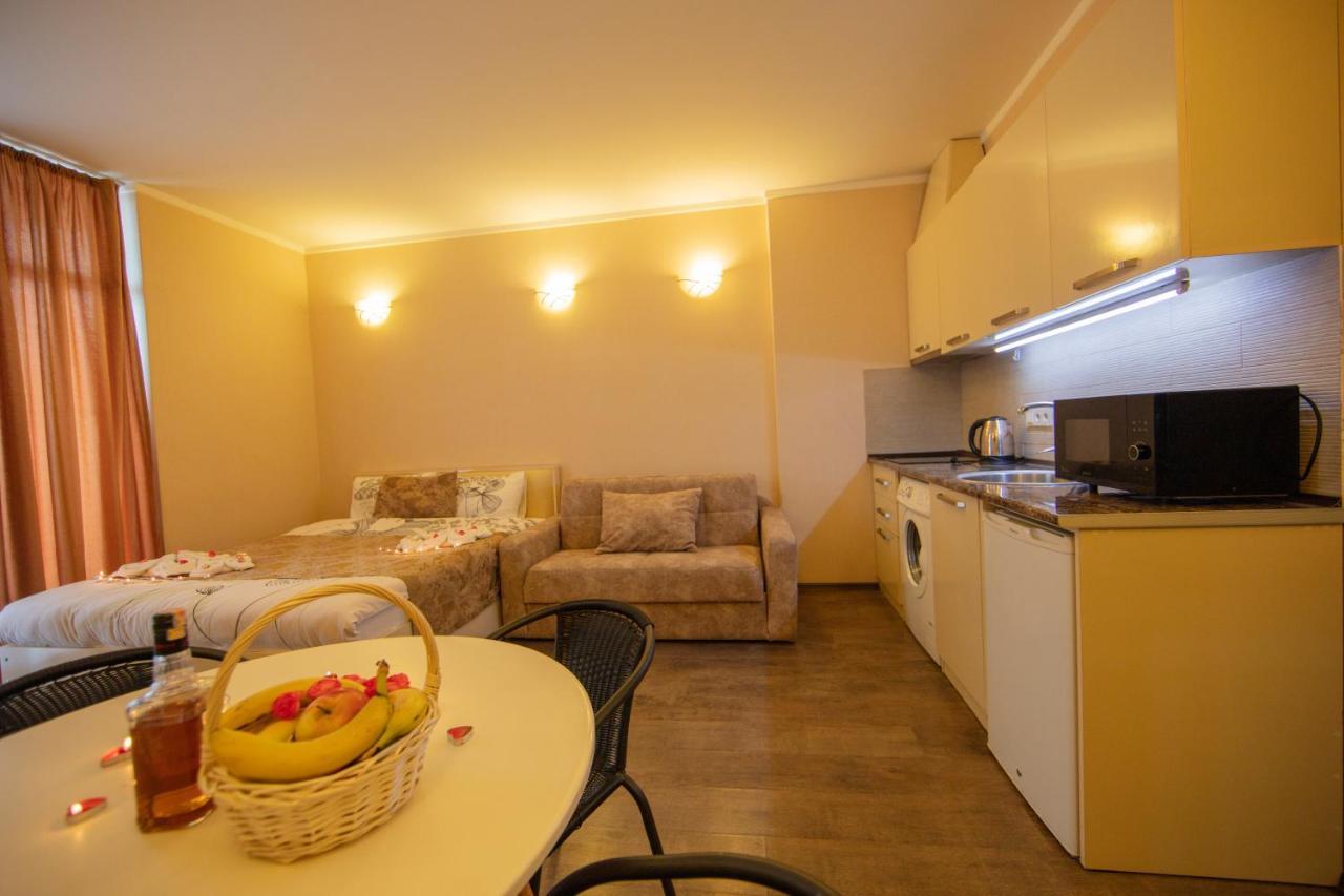 Tower Apartments Batoumi Extérieur photo