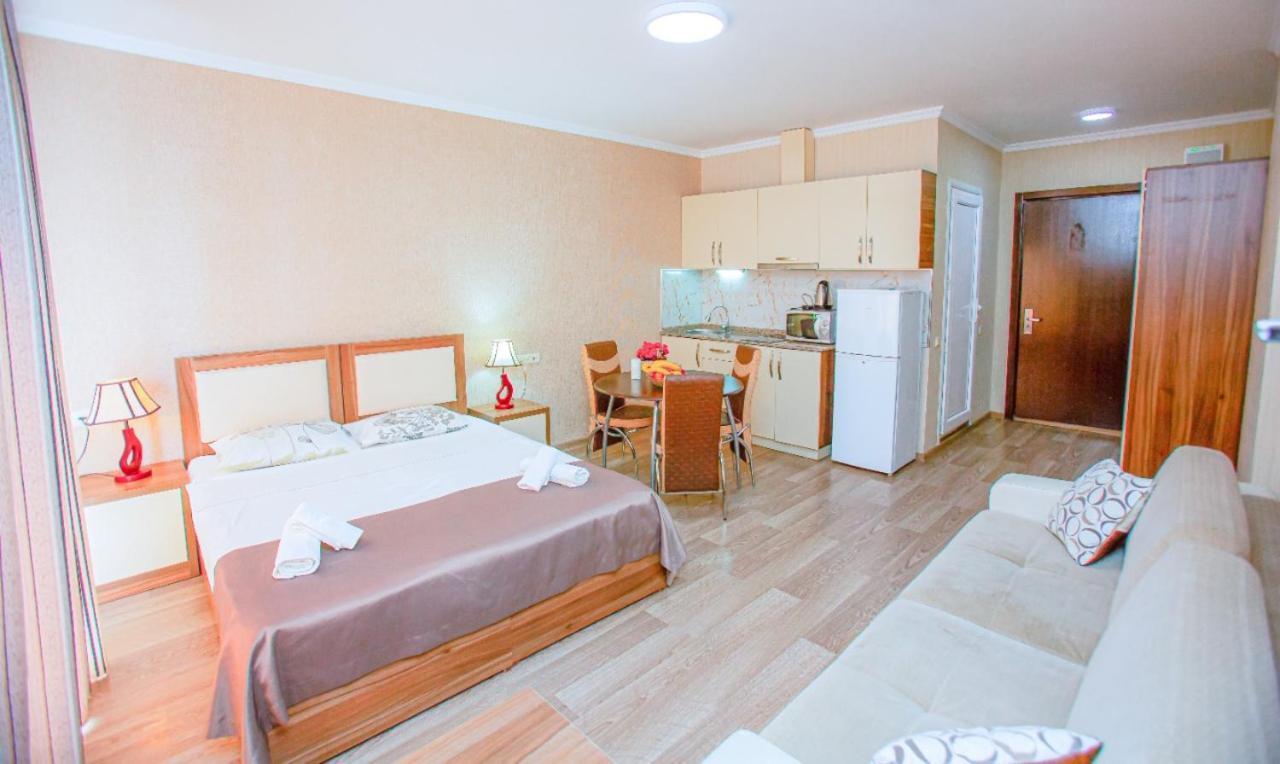 Tower Apartments Batoumi Extérieur photo