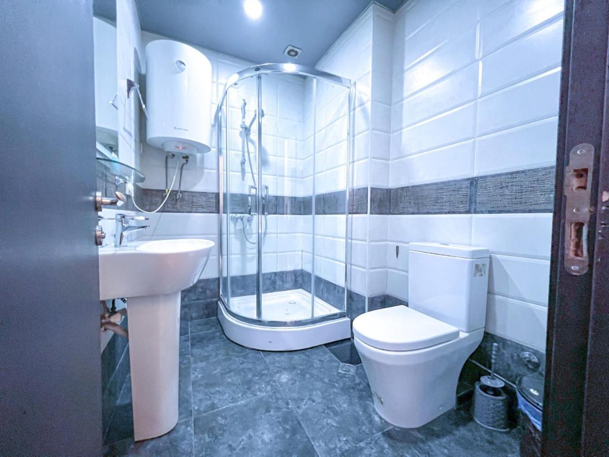 Tower Apartments Batoumi Extérieur photo