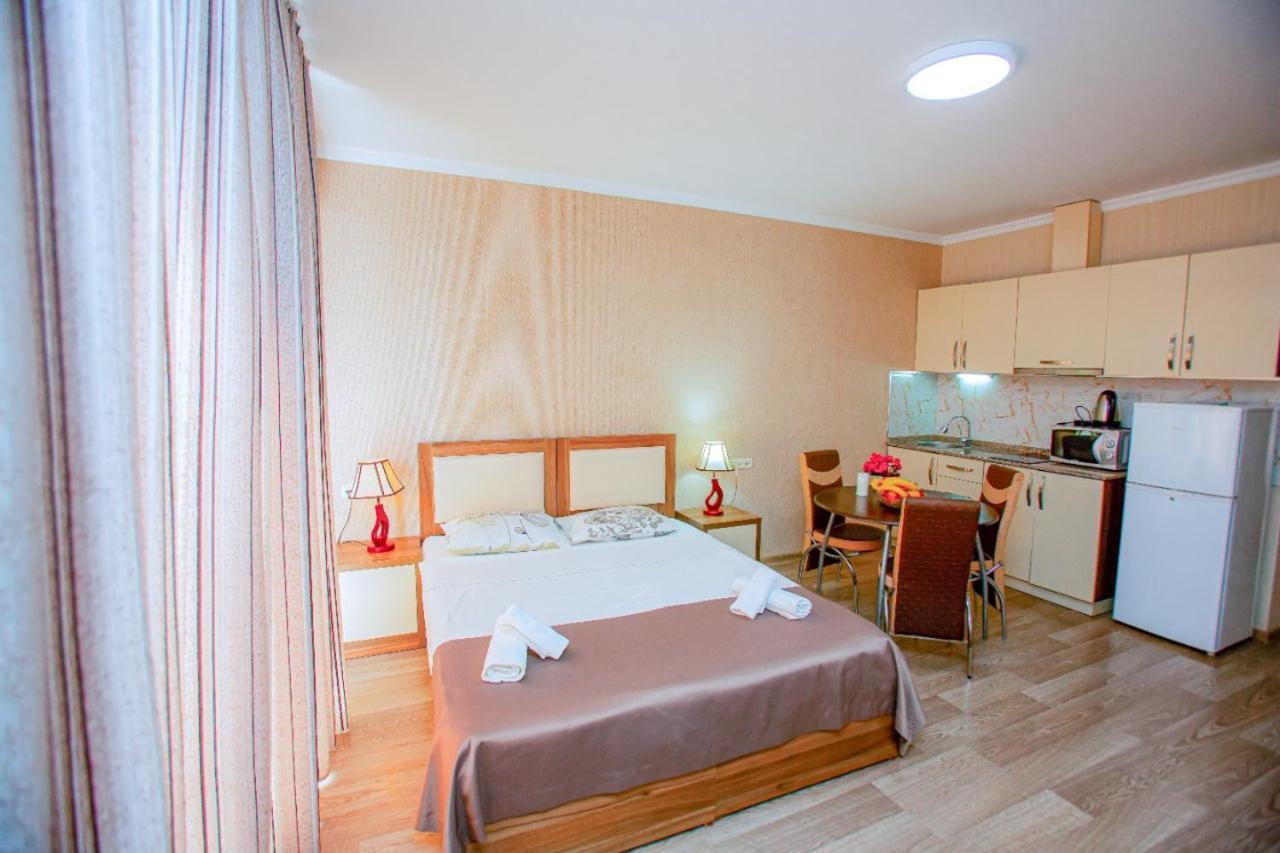 Tower Apartments Batoumi Extérieur photo