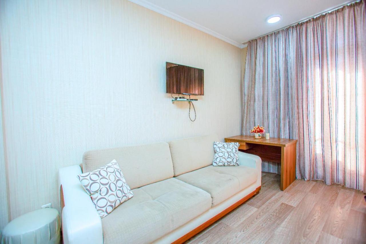 Tower Apartments Batoumi Extérieur photo